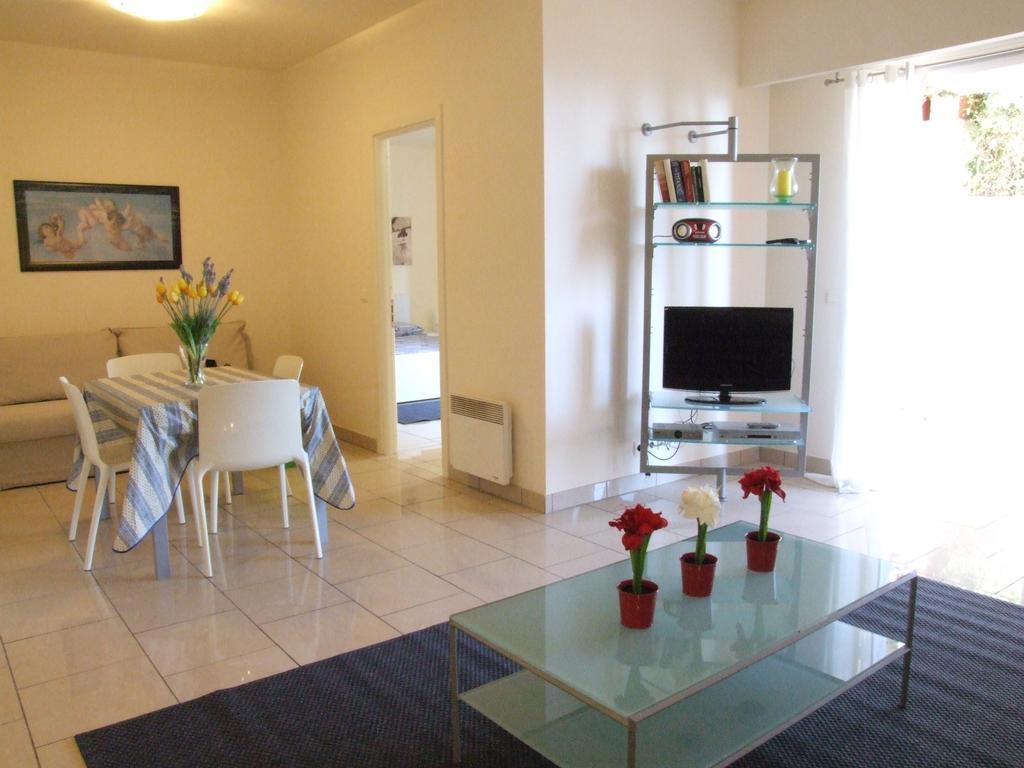 Appartement Au Chateau Vallaya Ментона Екстериор снимка