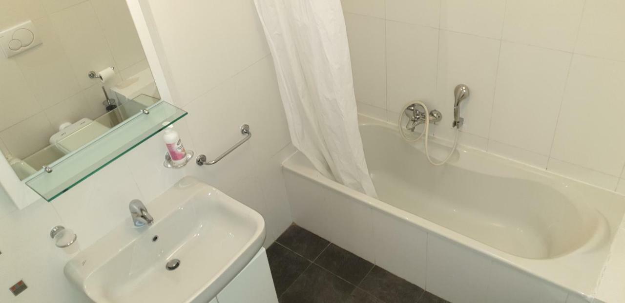 Appartement Au Chateau Vallaya Ментона Екстериор снимка