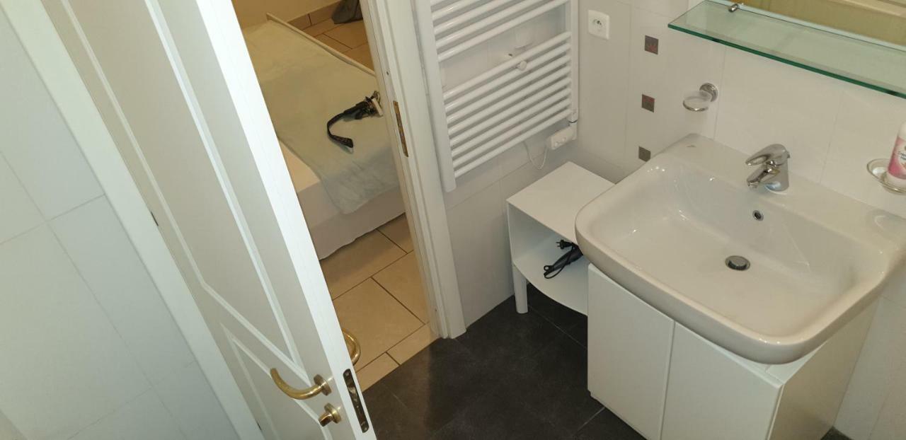 Appartement Au Chateau Vallaya Ментона Екстериор снимка